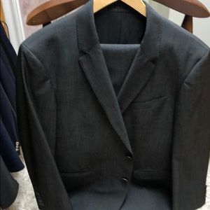 Gray Boss Suit. Very good condition. Size 42R